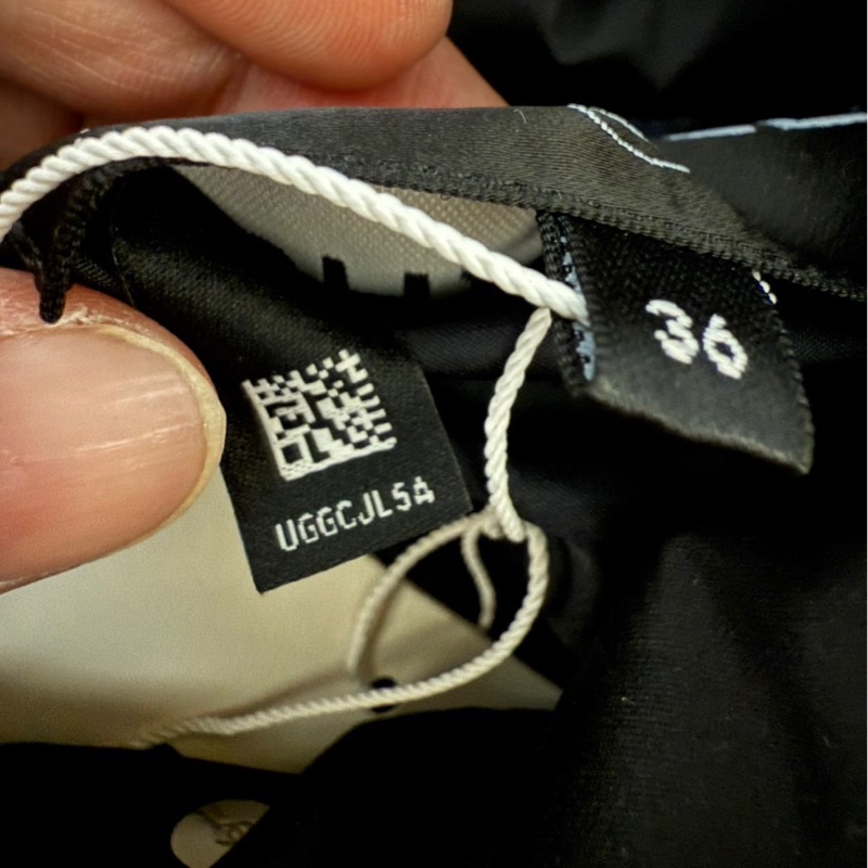 Chanel黑色蝴蝶結羽絨外套-5