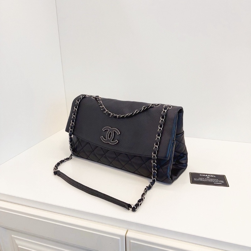 Chanel 全黑soblack Pharrell翻蓋大信封鏈條包 32*18*10  98新保卡塵袋-4