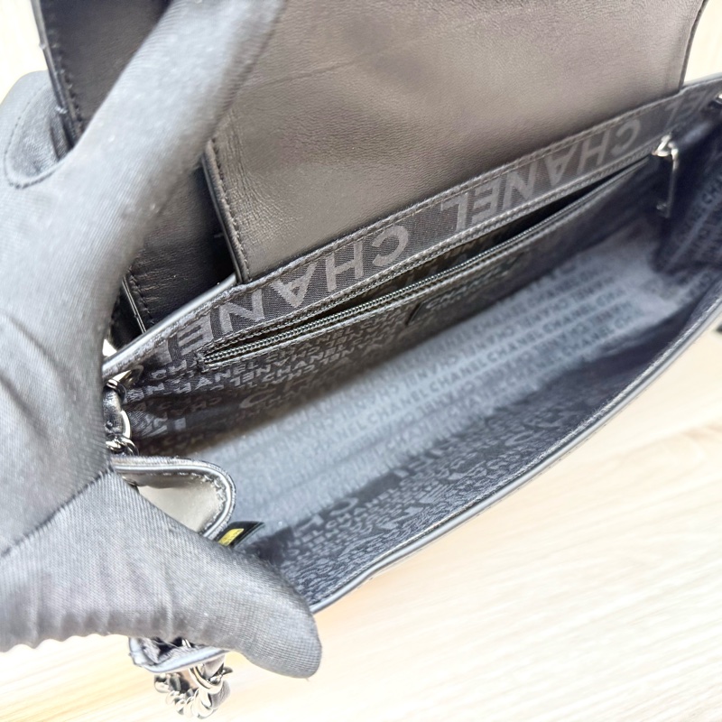 Chanel滑面牛皮雙蓋下銀釦單鍊包-8