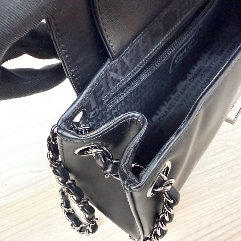 Chanel滑面牛皮雙蓋下銀釦單鍊包-17