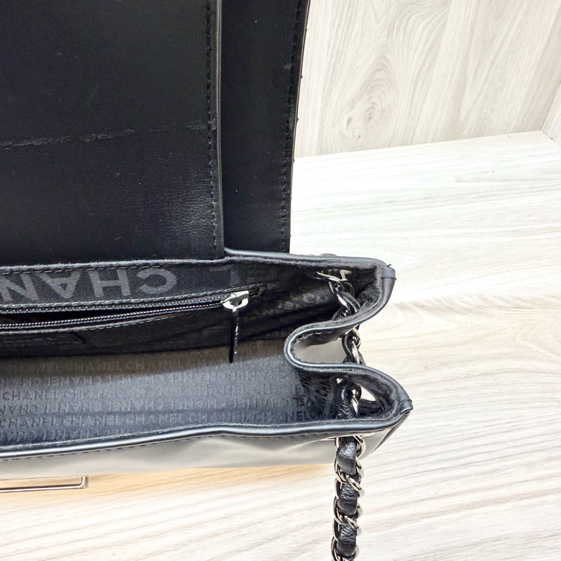Chanel滑面牛皮雙蓋下銀釦單鍊包-18