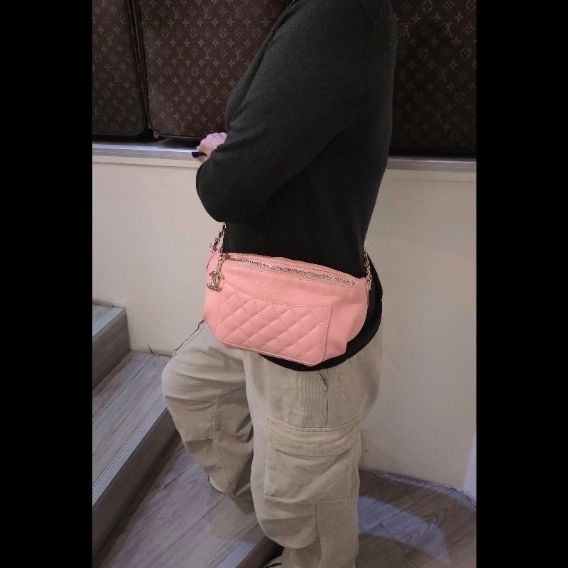 Chanel 粉色皮菱格腰包/胸口包-3