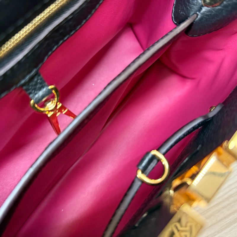 LV黑牛皮capucines MM/M42259-14