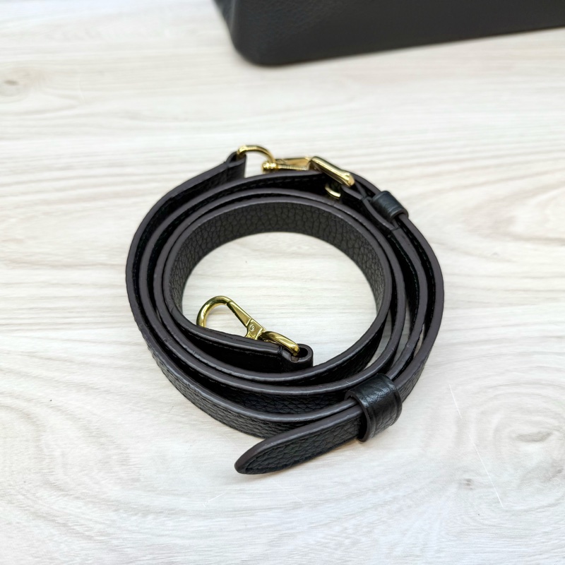 LV黑牛皮capucines MM/M42259-18