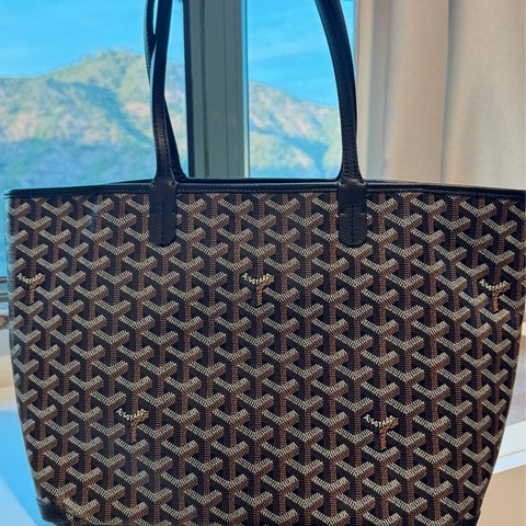 Goyard PM Artois tote bag with zip; Black color