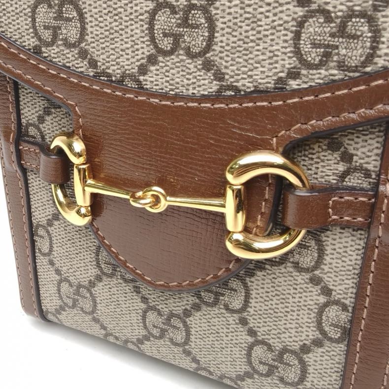 GUCCI Horsebit馬銜扣三角插扣手機包烏木色PVC金扣肩背包-4