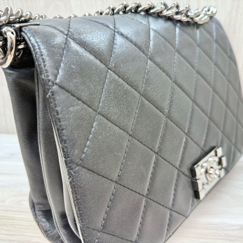 CHANEL黑銀羊皮BOY三層斜背包A65442-10