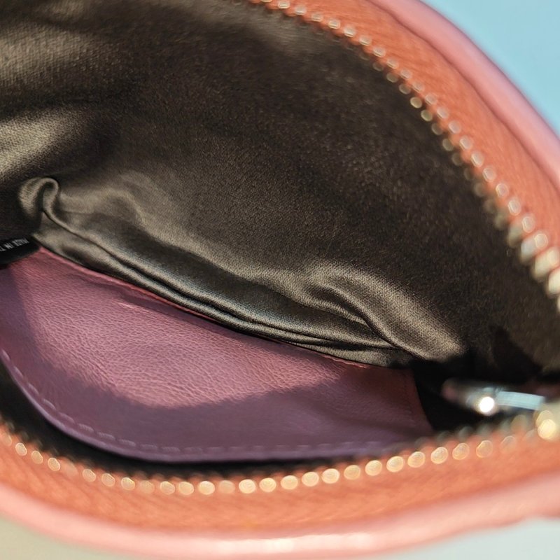 Miu Miu粉色羊皮絎縫零錢包銀色五金-6