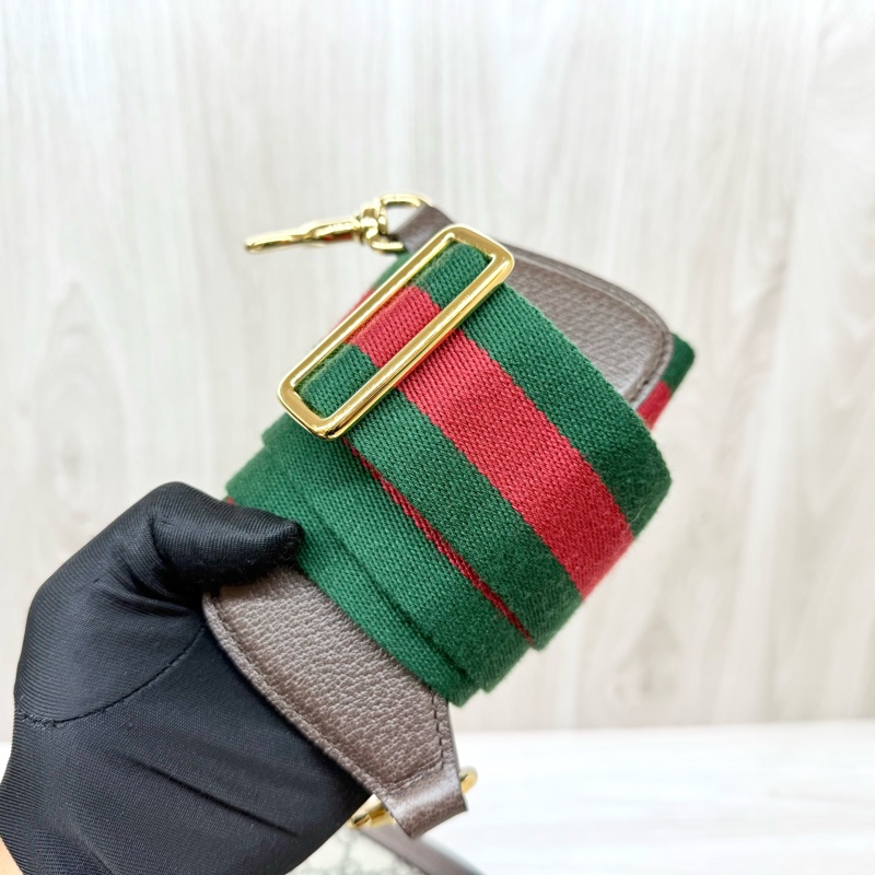 Gucci咖啡GG Blondie中型側背包699210-10