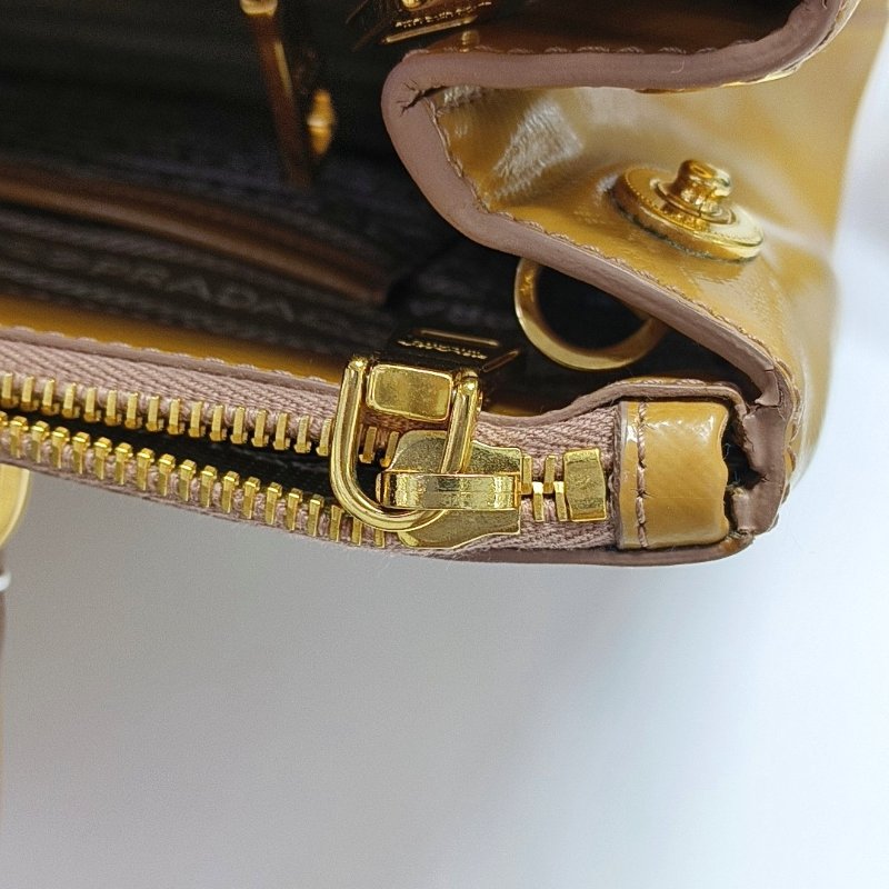 PRADA Galleria中號姜黃色牛皮徽標十字紋殺手包單肩包手提包金色五金可拆卸肩帶-12