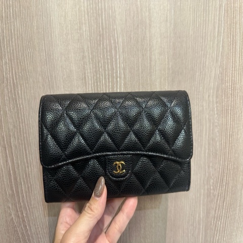 Chanel 黑荔枝皮金釦下蓋內零錢袋12卡長夾AP0241