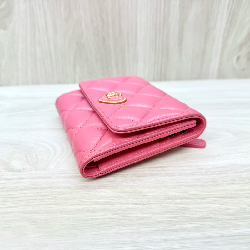 CHANEL粉金羊皮愛心釦三折短夾AP3292-5