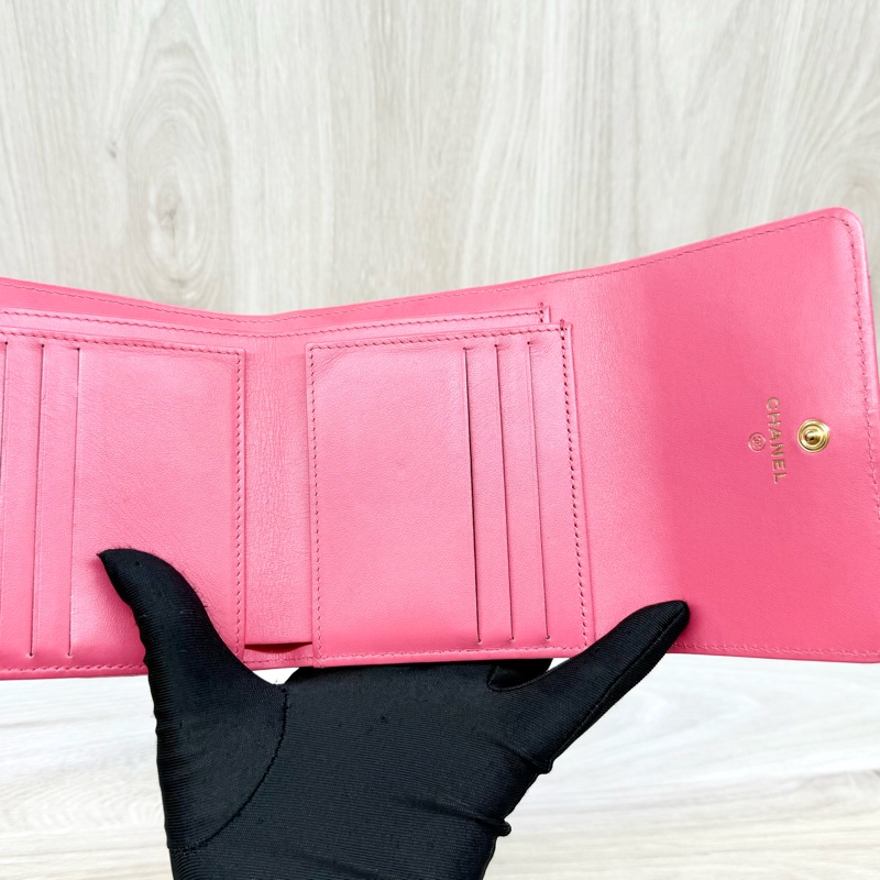 CHANEL粉金羊皮愛心釦三折短夾AP3292-11