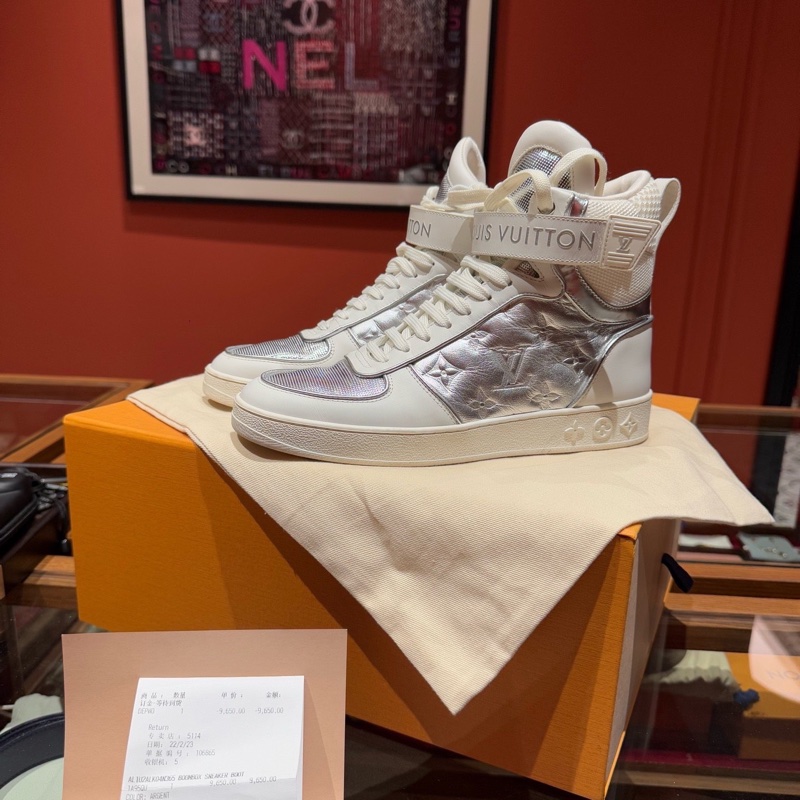 LouisVuitton路易威登 Boombox 銀白高幫運動鞋 浮雕logo 36碼半。無盒有塵袋-2