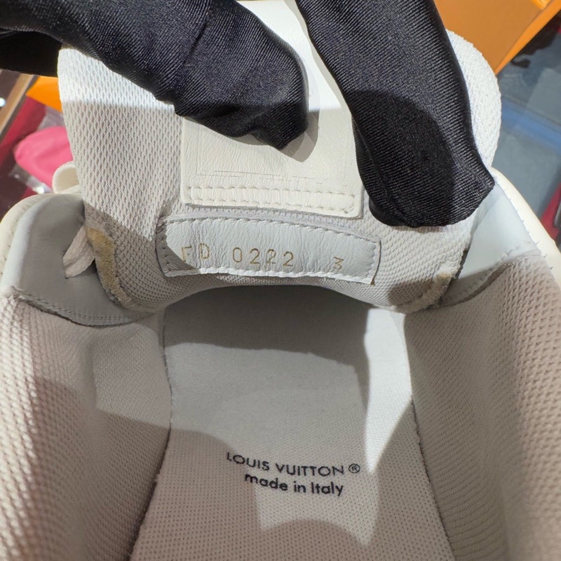 LouisVuitton路易威登 鞋trainer白水泥 3碼 36碼二手 帶一副未使用鞋帶-1