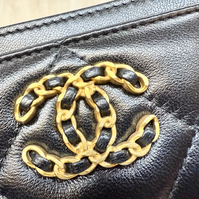 CHANEL黑色羊皮19系列卡夾AP1167-8