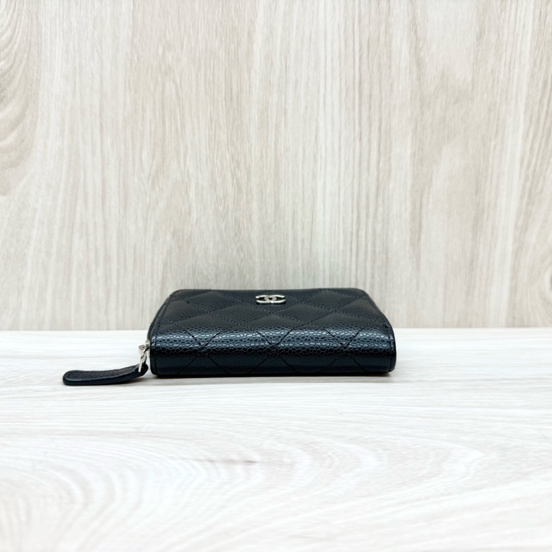 Chanel黑色粒紋牛皮銀釦拉鍊零錢包AP0216-4