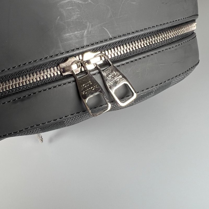 LV N40365 黑棋盤格紋後背包-8