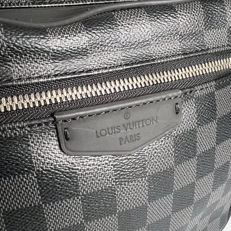 LV N40365 黑棋盤格紋後背包-11