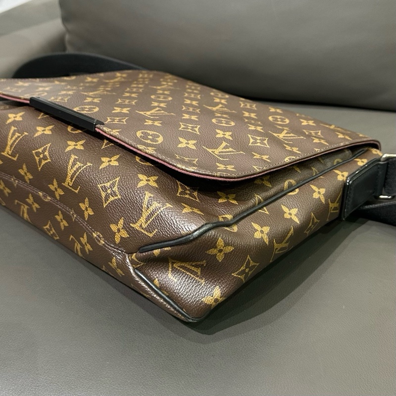 LV路易威登District老花邮差包-7
