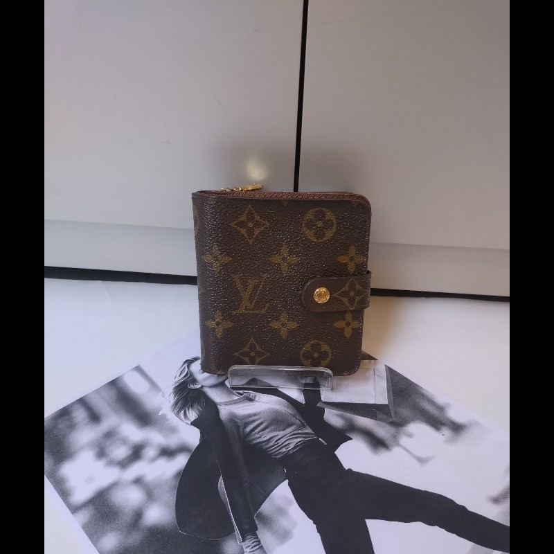 LV 老花單釦短方夾-0