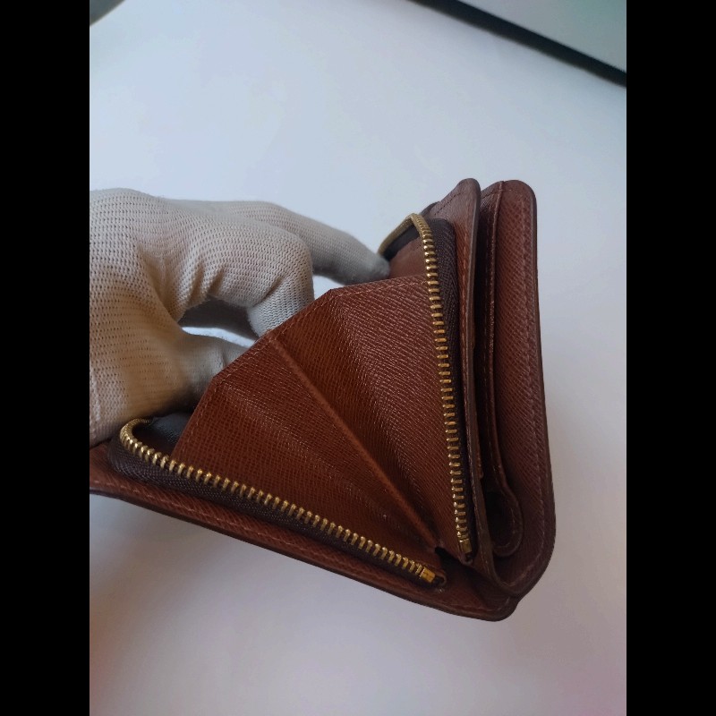 LV 老花單釦短方夾-11