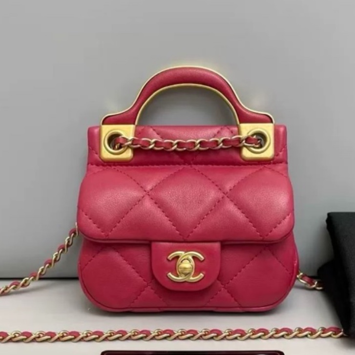 Chanel香奈兒 玫紅色全皮mini衣架包-0