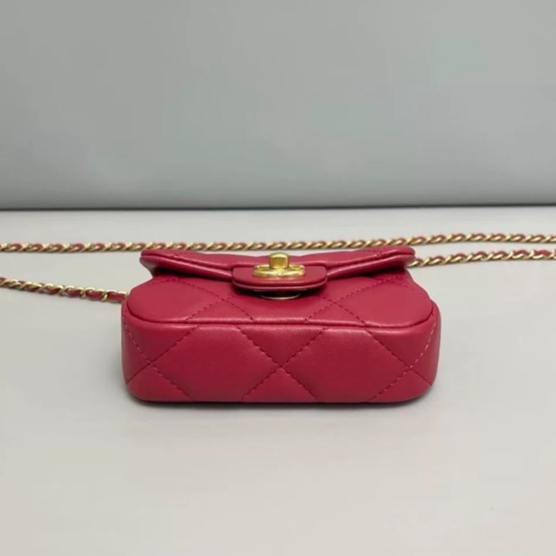 Chanel香奈兒 玫紅色全皮mini衣架包-2