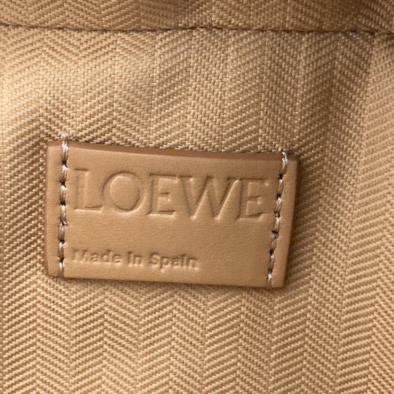 LOEWE 羅威 Mini Camera Bag相機包 小牛皮 焦糖色 銀釦-9