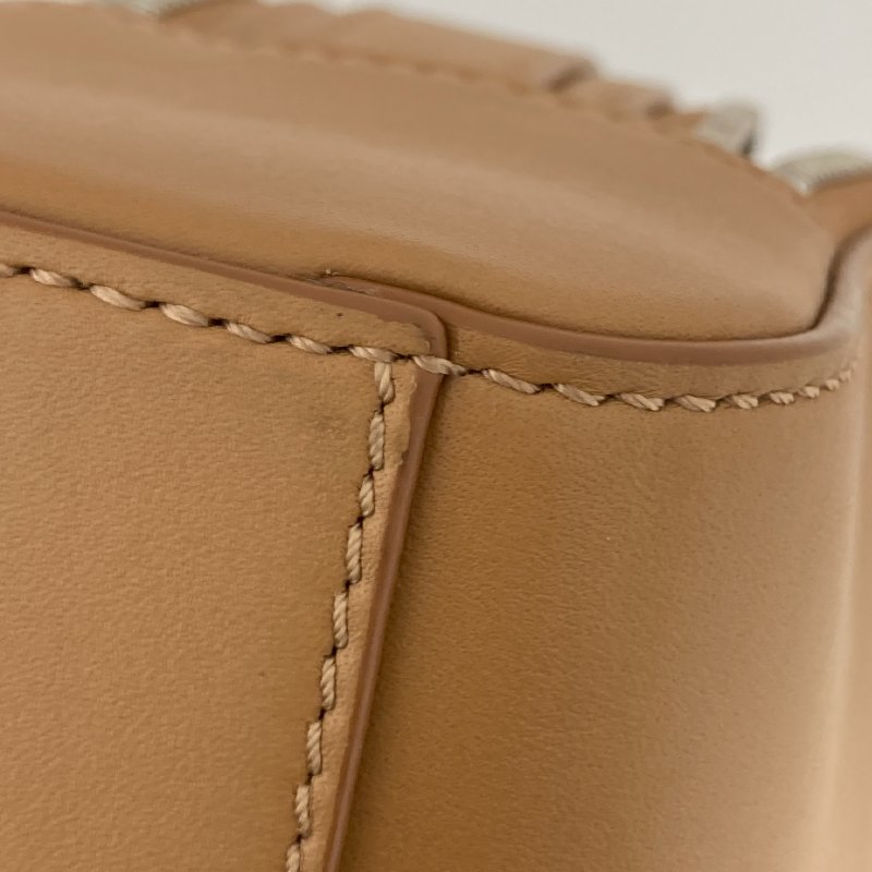 LOEWE 羅威 Mini Camera Bag相機包 小牛皮 焦糖色 銀釦-10