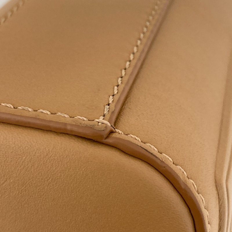 LOEWE 羅威 Mini Camera Bag相機包 小牛皮 焦糖色 銀釦-12