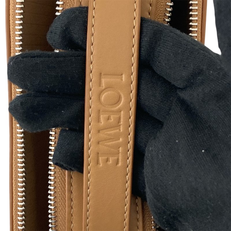 LOEWE 羅威 Mini Camera Bag相機包 小牛皮 焦糖色 銀釦-15