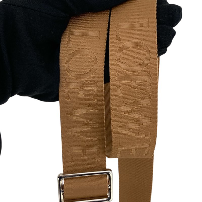 LOEWE 羅威 Mini Camera Bag相機包 小牛皮 焦糖色 銀釦-17