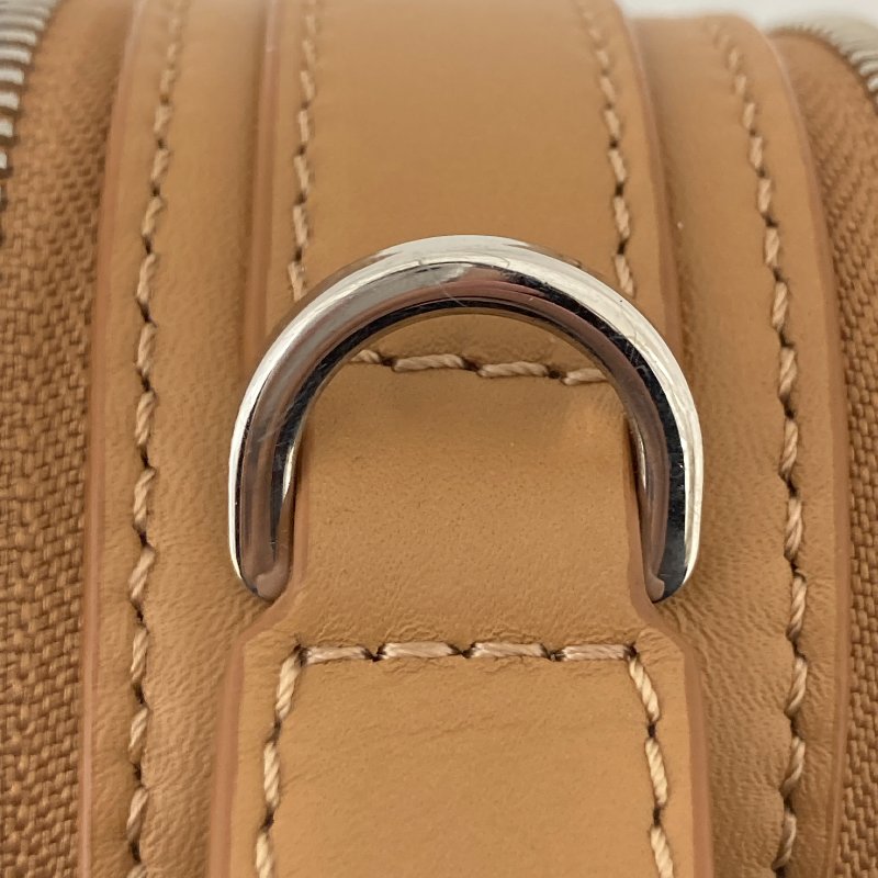 LOEWE 羅威 Mini Camera Bag相機包 小牛皮 焦糖色 銀釦-23