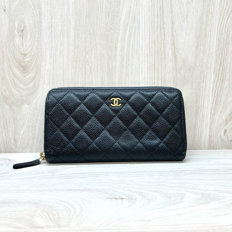 Chanel黑金荔紋牛皮8卡ㄇ拉長夾A50097-0