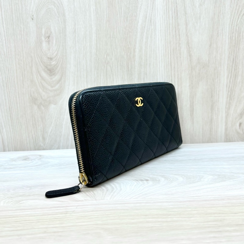 Chanel黑金荔紋牛皮8卡ㄇ拉長夾A50097-3