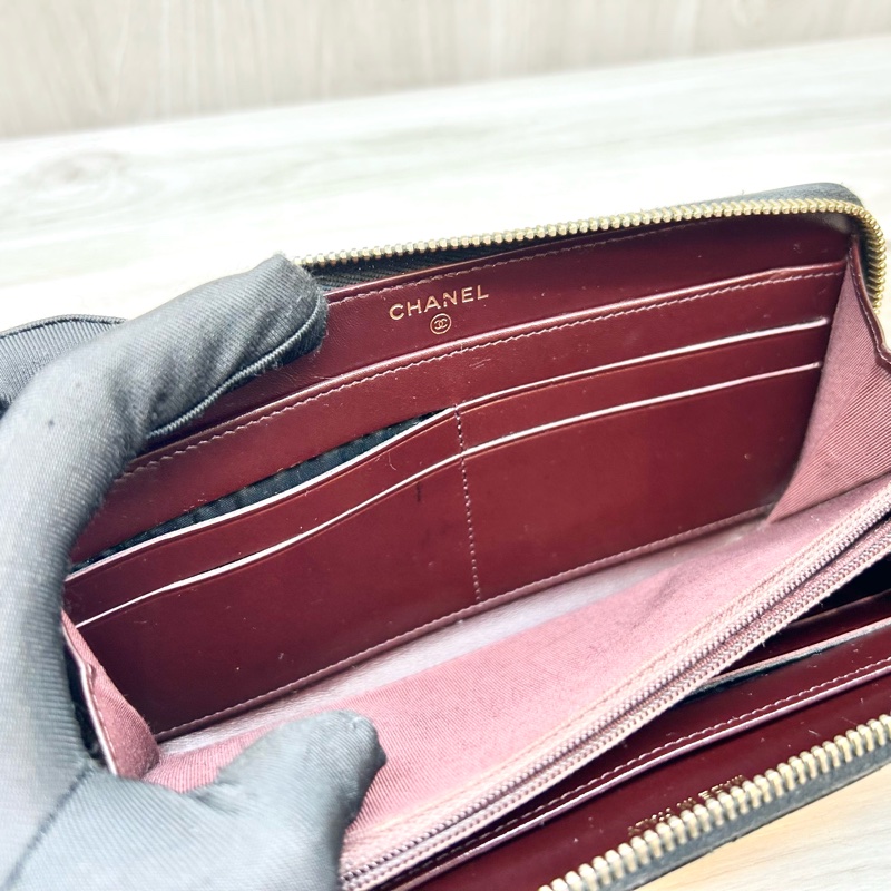 Chanel黑金荔紋牛皮8卡ㄇ拉長夾A50097-17