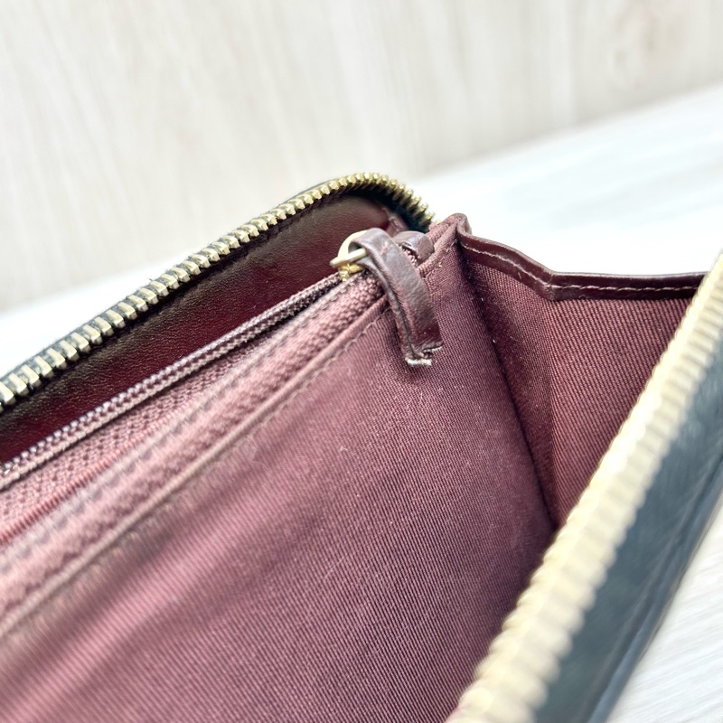 Chanel黑金荔紋牛皮8卡ㄇ拉長夾A50097-18