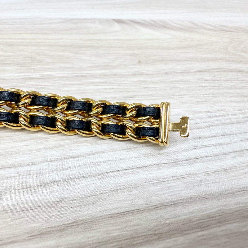 CHANEL 黑金L號皮穿鍊vintage首映錶-12