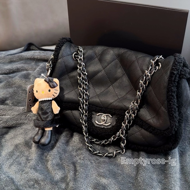 CHANEL 羔羊毛毛泰迪熊🧸毛毛Black CF soooo cute!!☝️-0