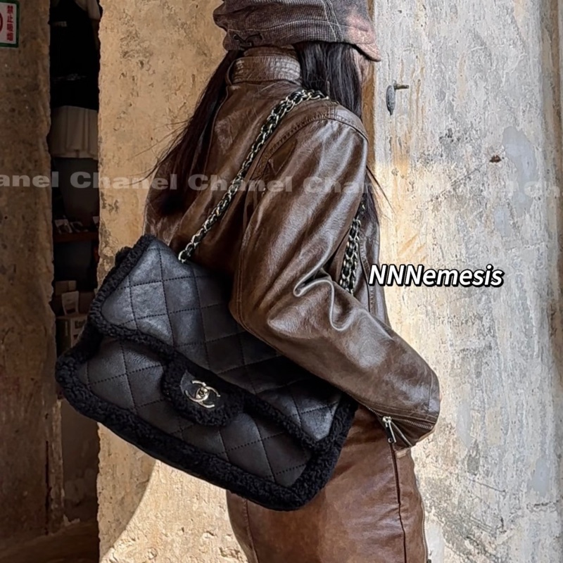 CHANEL 羔羊毛毛泰迪熊🧸毛毛Black CF soooo cute!!☝️-3