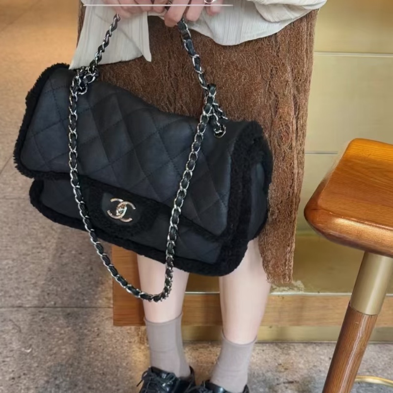 CHANEL 羔羊毛毛泰迪熊🧸毛毛Black CF soooo cute!!☝️-7