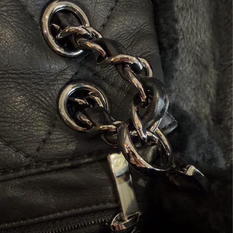 CHANEL 羔羊毛毛泰迪熊🧸毛毛Black CF soooo cute!!☝️-10