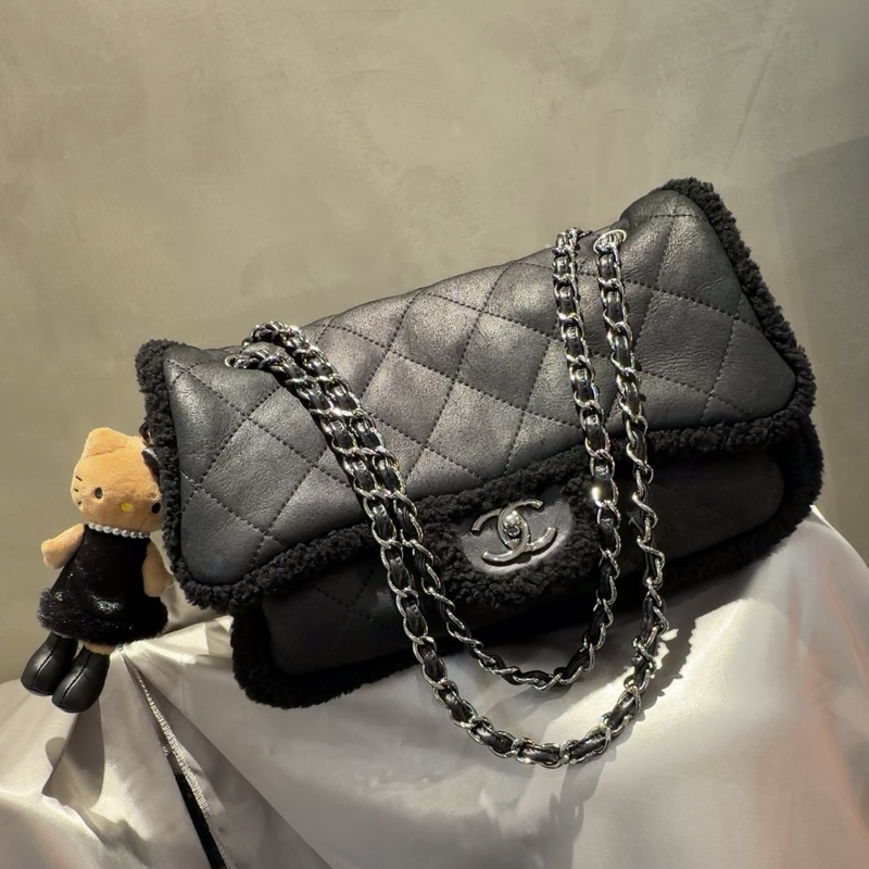 CHANEL 羔羊毛毛泰迪熊🧸毛毛Black CF soooo cute!!☝️-13