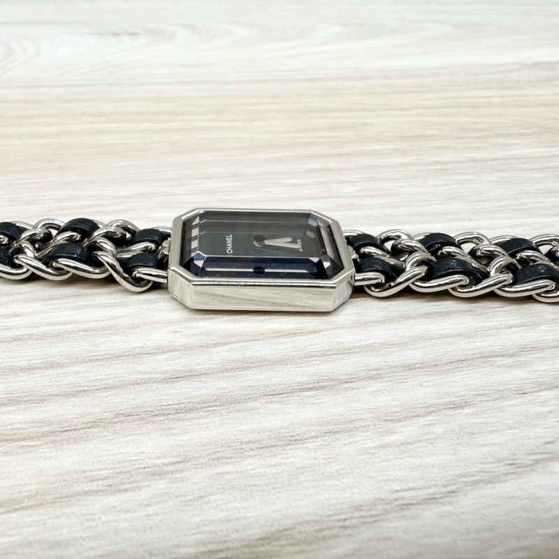 Chanel黑銀M號Premiere皮穿鏈首映錶-1