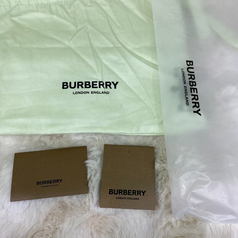 全新閒置品 BURBERRY 巴寶莉 Lola系列TB LOGO格紋小羊皮WOC斜背包-8