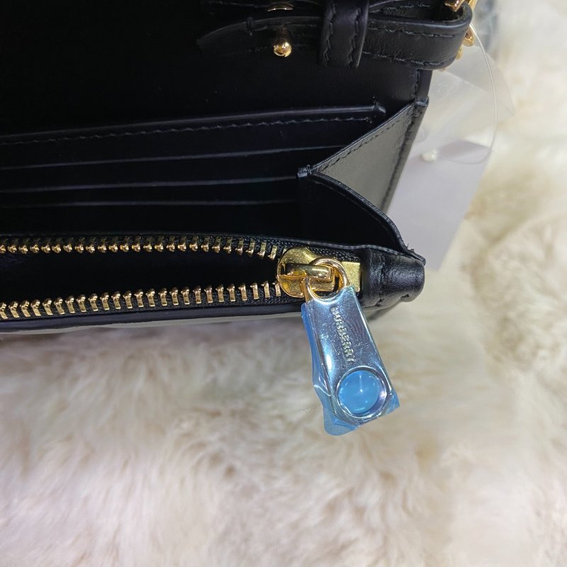 全新閒置品 BURBERRY 巴寶莉 Lola系列TB LOGO格紋小羊皮WOC斜背包-14