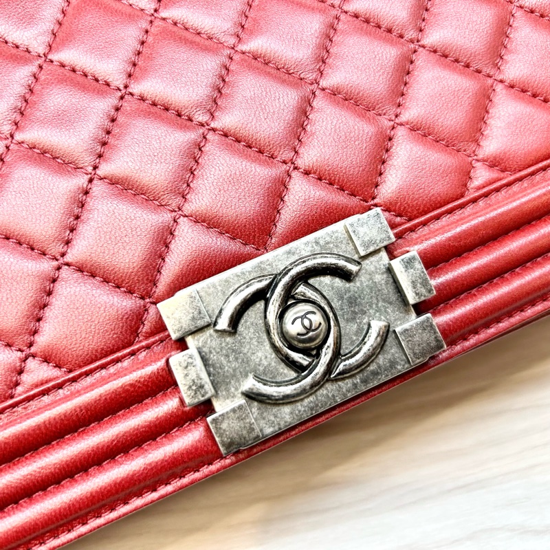 CHANEL紅色羊皮菱格BOY30口蓋包/A67087-5