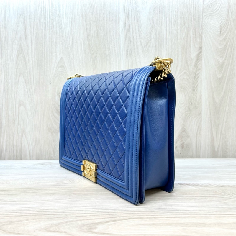 CHANEL深藍羊皮菱格紋金釦Boy30cmA67087-2