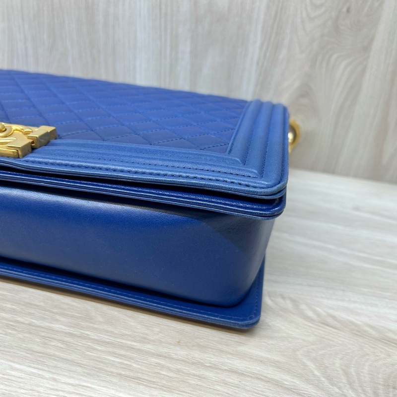 CHANEL深藍羊皮菱格紋金釦Boy30cmA67087-13